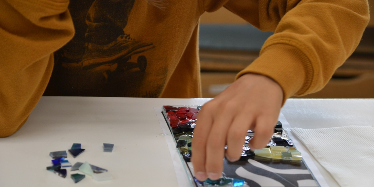 "Verres collés", atelier en famille au Musée du vitrail à Curzay (30 min de Poitiers)