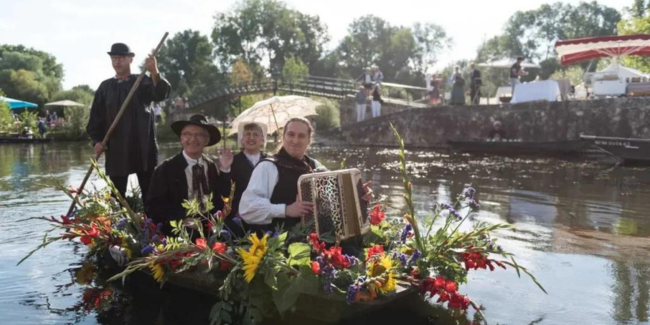 Marché sur l’eau au Vanneau-Irleau